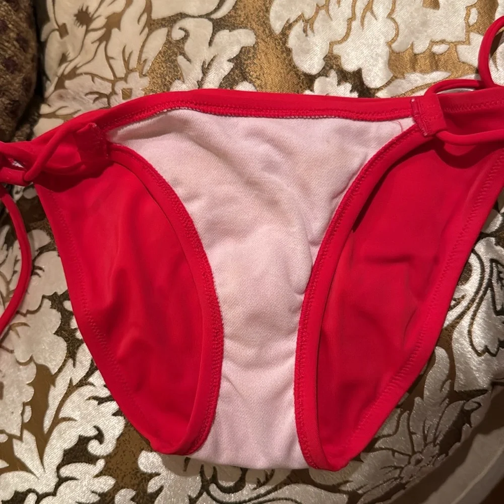 NWOT Victoria’s Secret String Bikini Red Bow Side Ties Lined⭐️⭐️⭐️⭐️⭐️